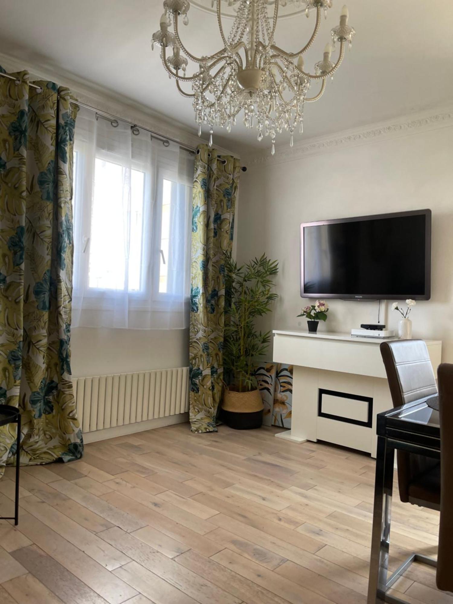 Tres Joli Appartement Mignon Confortable A Paris Villeneuve-La-Garenne Exterior foto